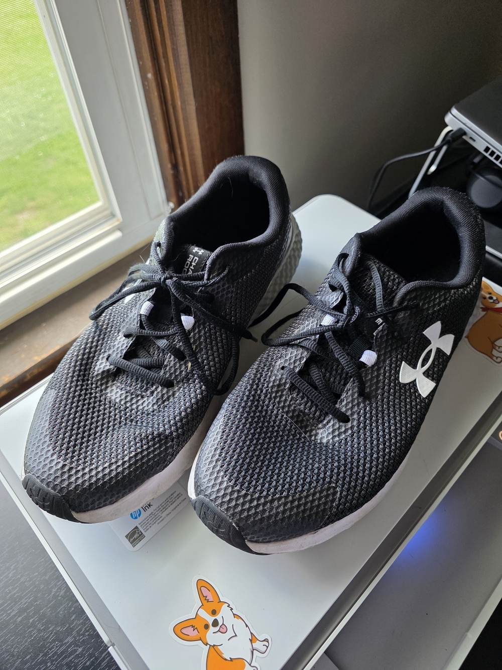 Men's Under Armor Black Athletic Running Shoes